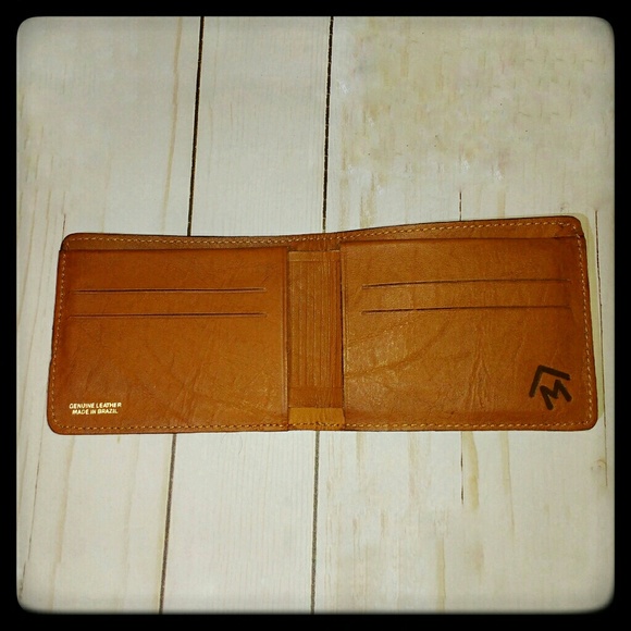 • HP {M} Genuine Leather Wallet - Picture 3 of 7